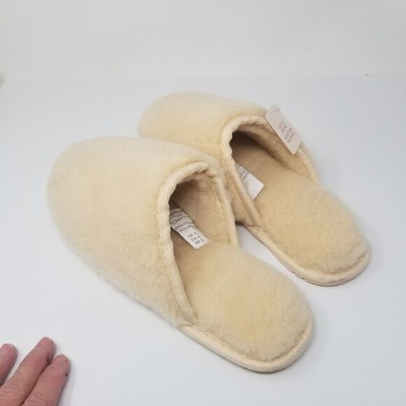 NWT IVORY SOFT WOOL BLEND SLIP ON HOUSESHOES. SIZES 6, 10, 11. - Picture 8 of 14